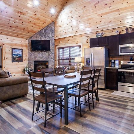 Swimming Bears Lodge 1 With Indoor Pool And Hot Tub Pigeon Forge Exterior photo
