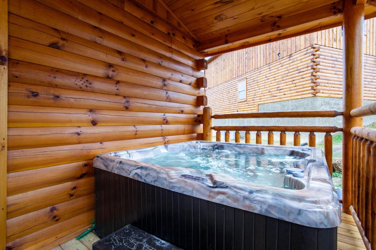 Swimming Bears Lodge 1 With Indoor Pool And Hot Tub Pigeon Forge Exterior photo