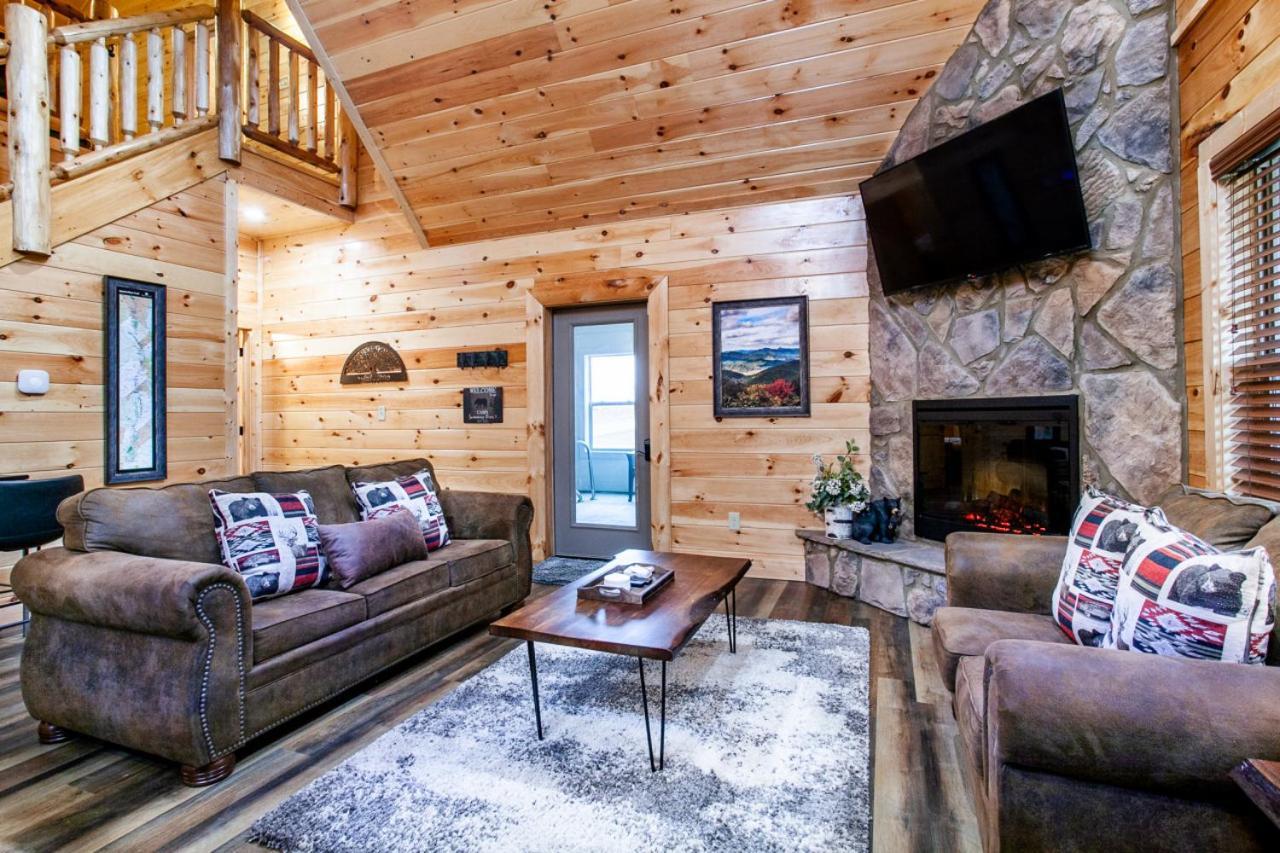 Swimming Bears Lodge 1 With Indoor Pool And Hot Tub Pigeon Forge Exterior photo