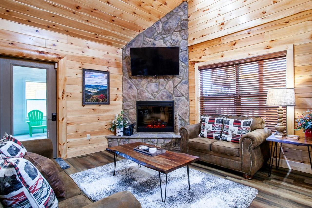 Swimming Bears Lodge 1 With Indoor Pool And Hot Tub Pigeon Forge Exterior photo