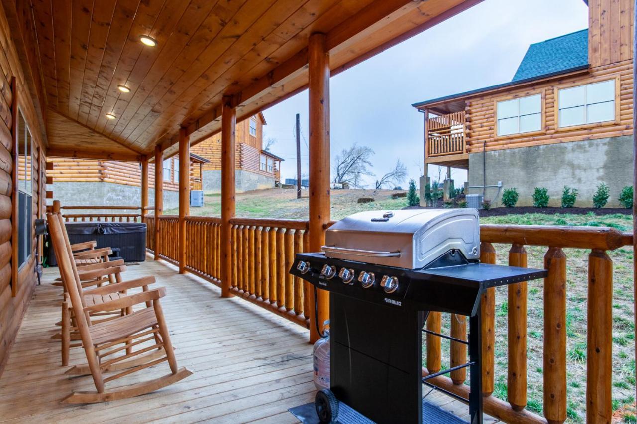 Swimming Bears Lodge 1 With Indoor Pool And Hot Tub Pigeon Forge Exterior photo