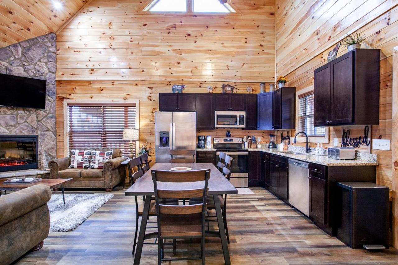 Swimming Bears Lodge 1 With Indoor Pool And Hot Tub Pigeon Forge Exterior photo