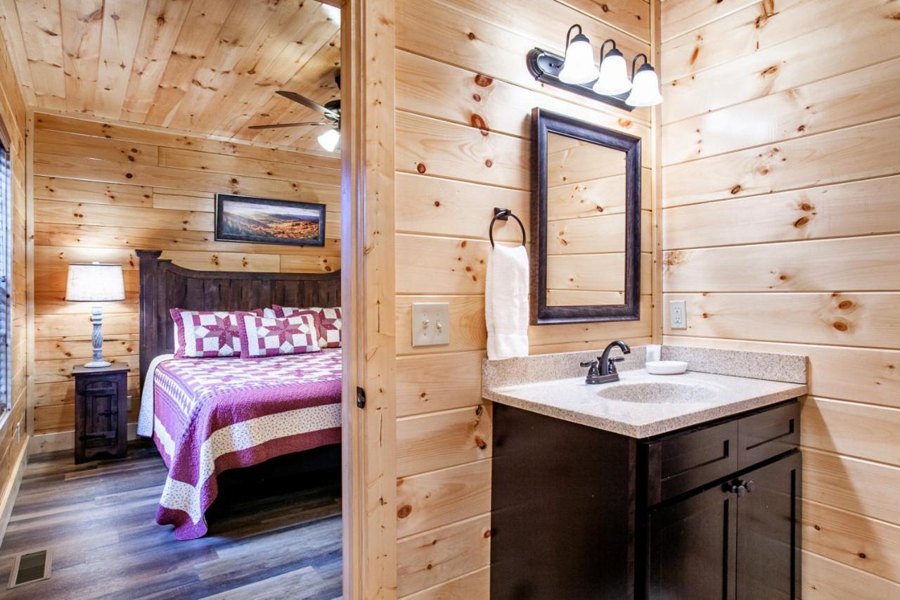 Swimming Bears Lodge 1 With Indoor Pool And Hot Tub Pigeon Forge Exterior photo