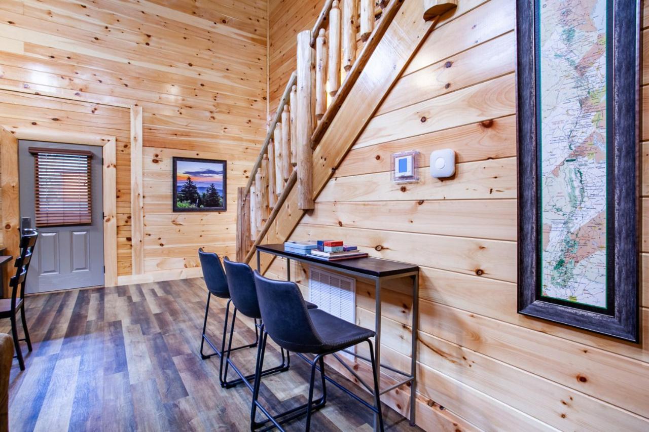 Swimming Bears Lodge 1 With Indoor Pool And Hot Tub Pigeon Forge Exterior photo