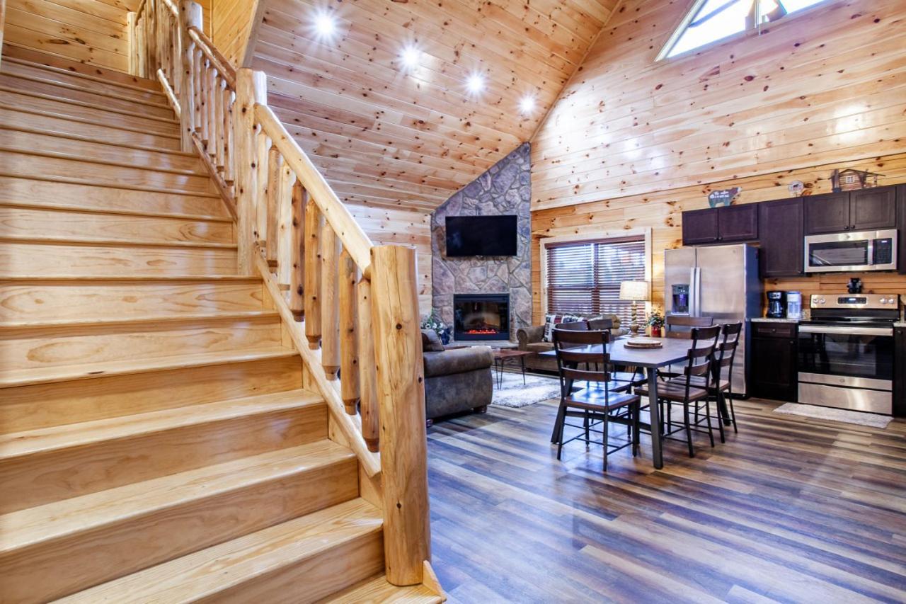 Swimming Bears Lodge 1 With Indoor Pool And Hot Tub Pigeon Forge Exterior photo