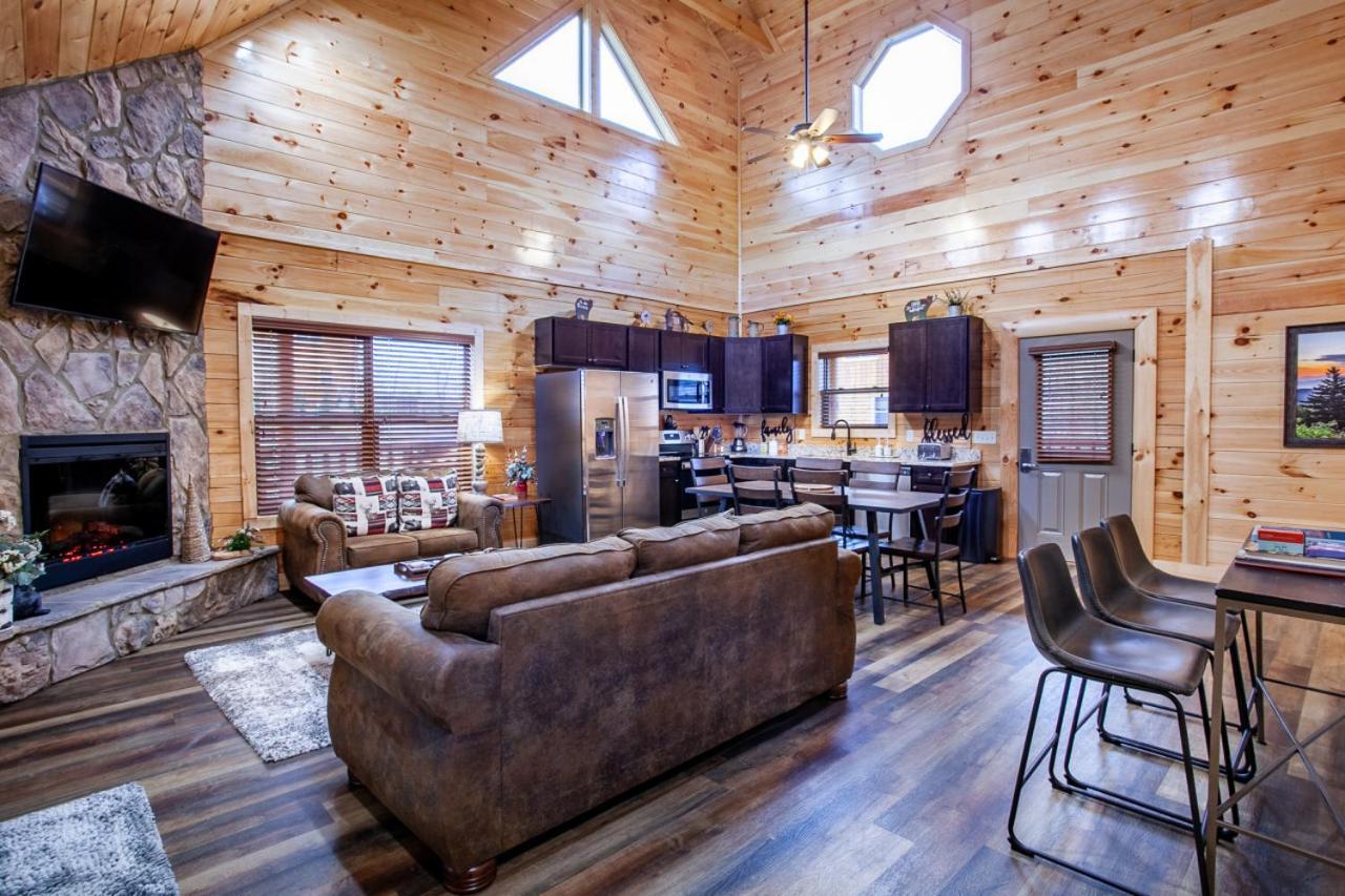 Swimming Bears Lodge 1 With Indoor Pool And Hot Tub Pigeon Forge Exterior photo