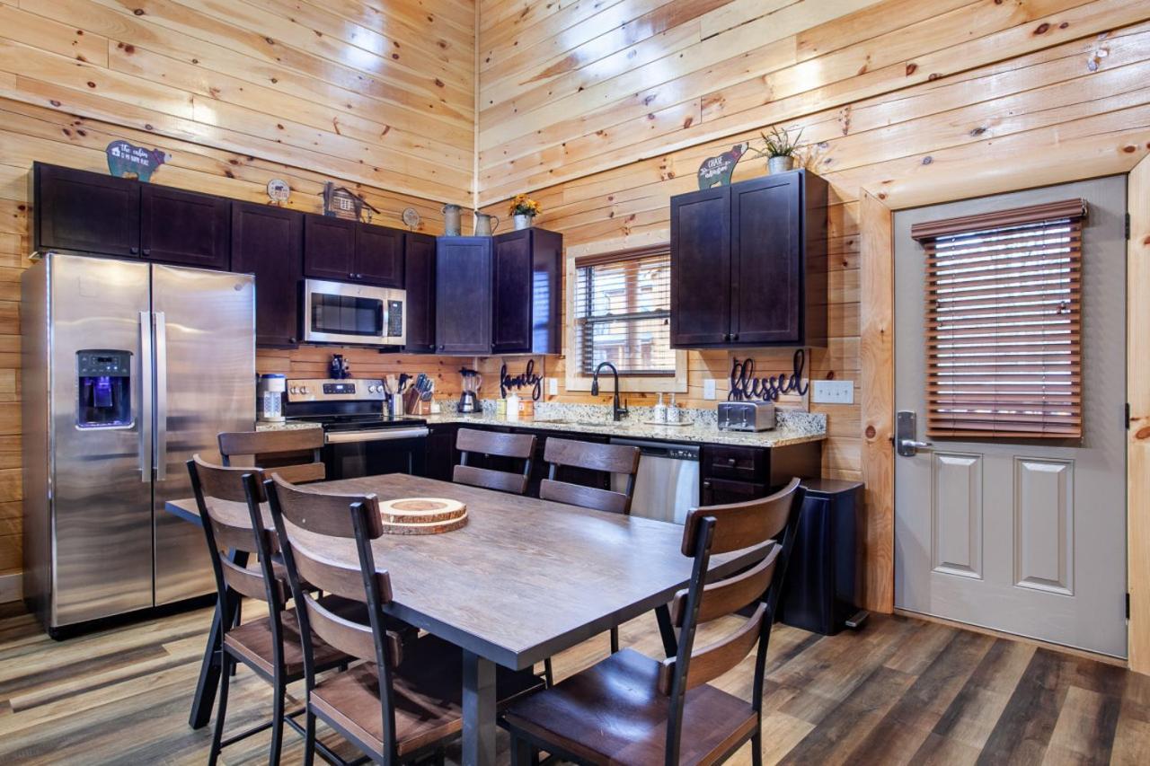 Swimming Bears Lodge 1 With Indoor Pool And Hot Tub Pigeon Forge Exterior photo