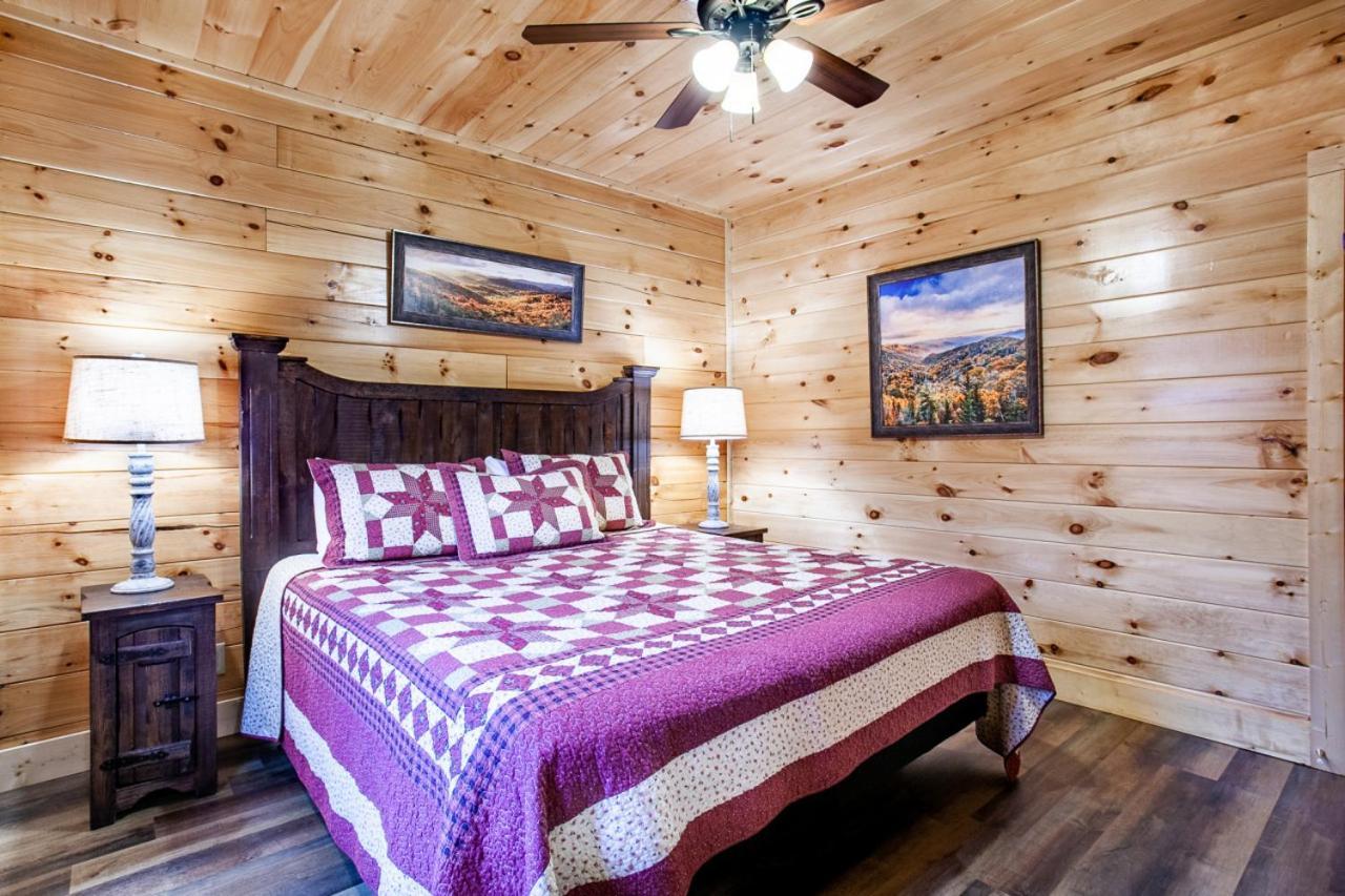 Swimming Bears Lodge 1 With Indoor Pool And Hot Tub Pigeon Forge Exterior photo