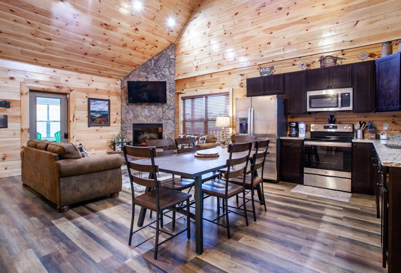 Swimming Bears Lodge 1 With Indoor Pool And Hot Tub Pigeon Forge Exterior photo